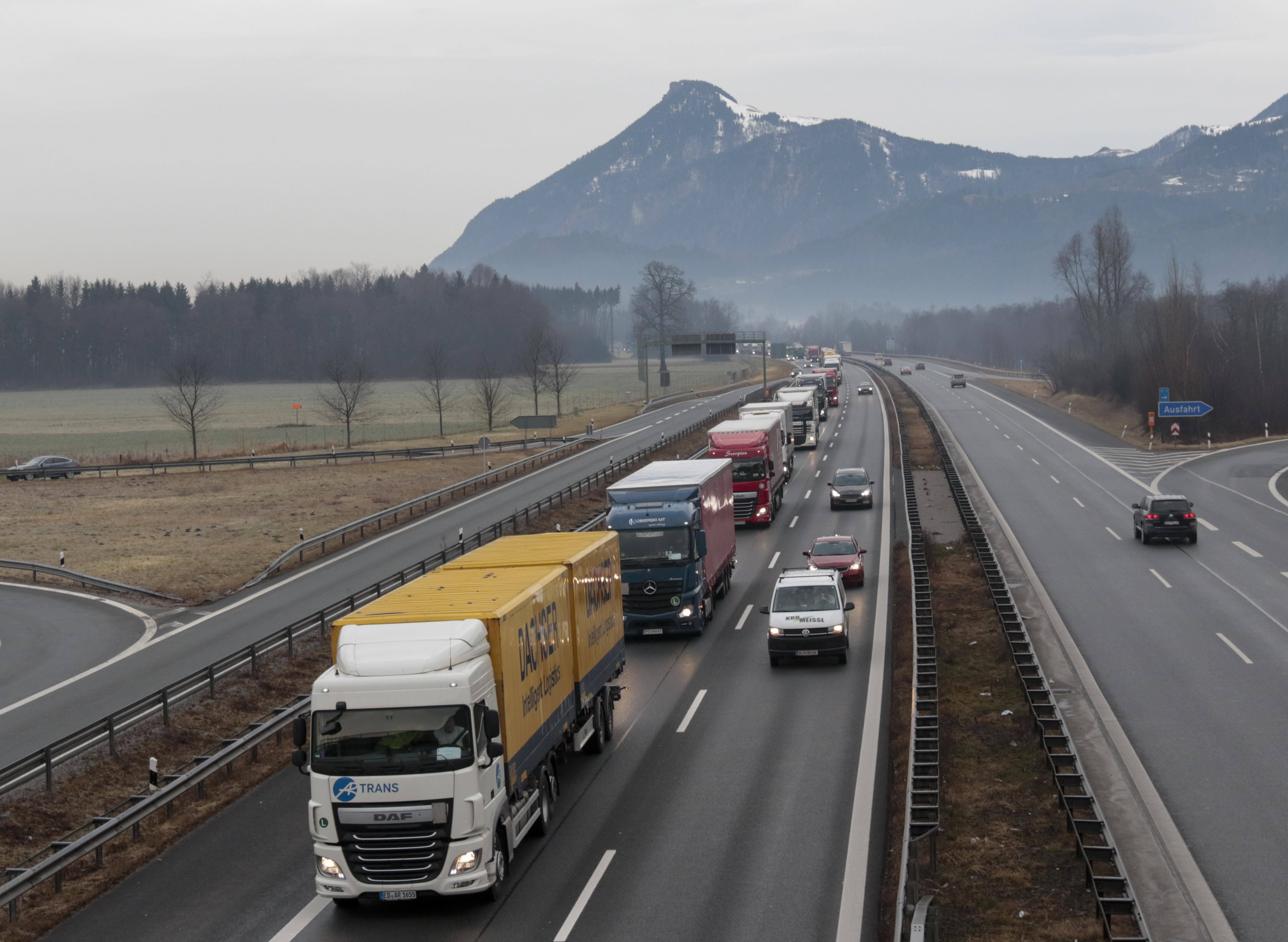 Verkehr Mehr Straße und Schiene Bayernkurier